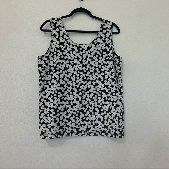 2/$30 Chico's Graphic Tank in Black and White SZ 3 Chico's= XL 16 - Picture 5 of 10